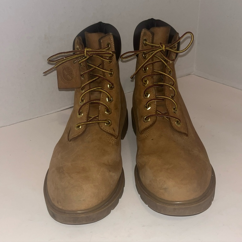 Timberland TB118094231 Classic Boot Men's Wheat 6-Inch Waterproof, Size 9.5.